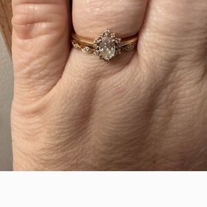 Elegant Gold and Silver Women's Ring